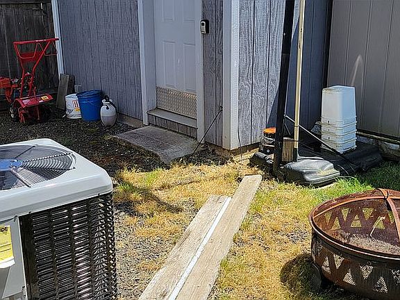 4th image of 416 NW Evans St