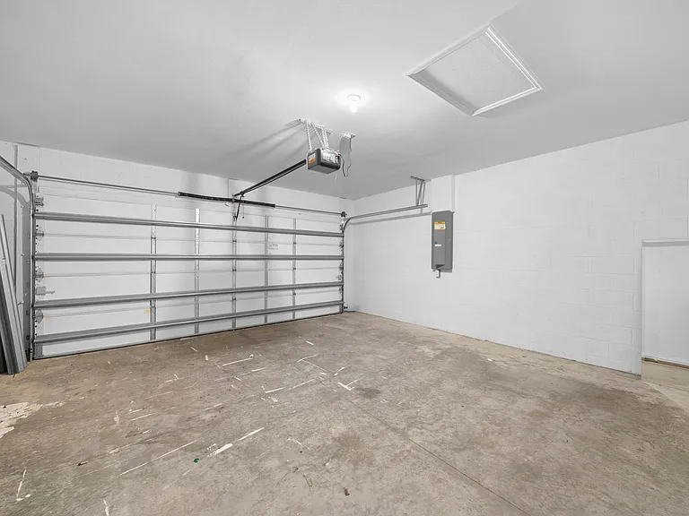 10464 Canal Brook Ln — Photo 23