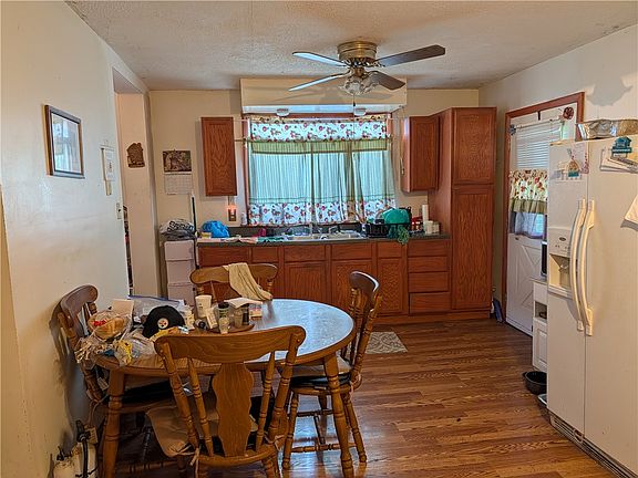 3rd image of 309 1st St