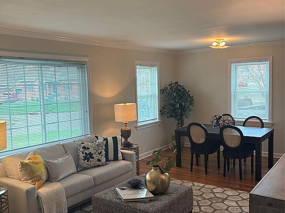 5th image of 17 Saint Margaret Ct