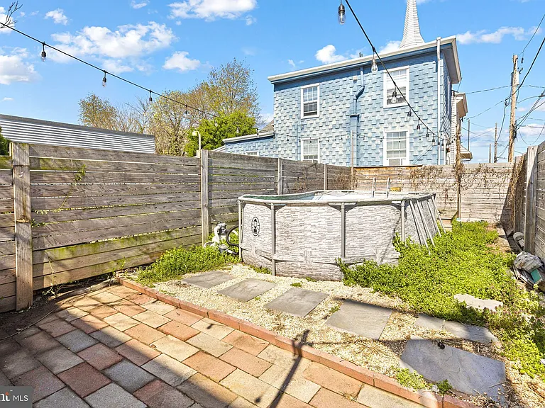 4626 E Thompson St — Photo 28