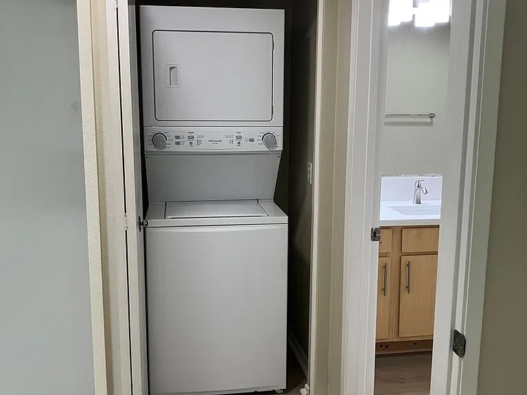 de Tolosa Ranch Apartments — Photo 27