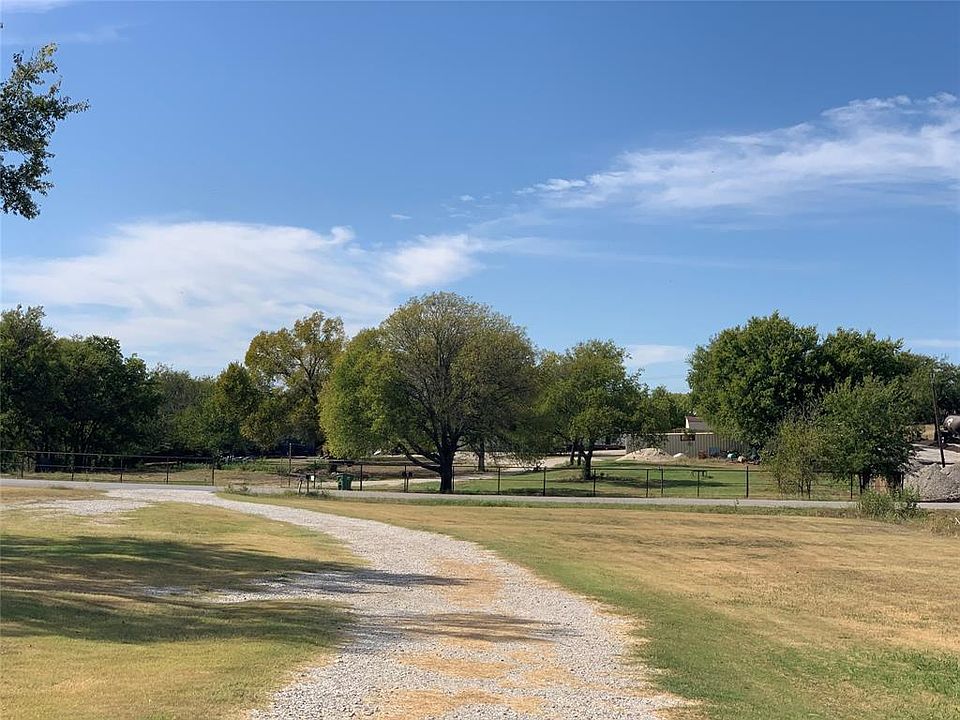 2nd image of 3280 Family Dr