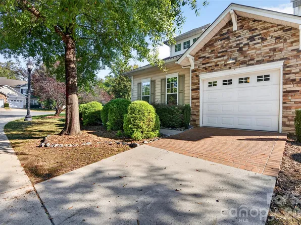 8432 Brookings Dr, Charlotte, NC 28269