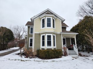 10305 West St, Richmond, IL 60071