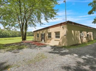 392 Five Locks Rd, Shoemakersville, PA 19555