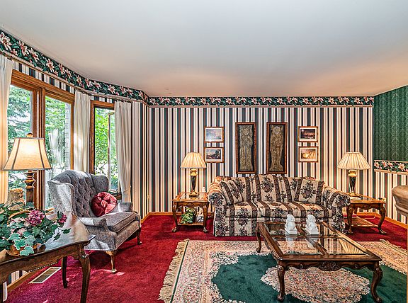 5th image of 8184 Brookside Glen Dr