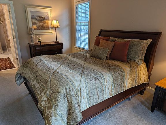 One of the 2 master bedrooms