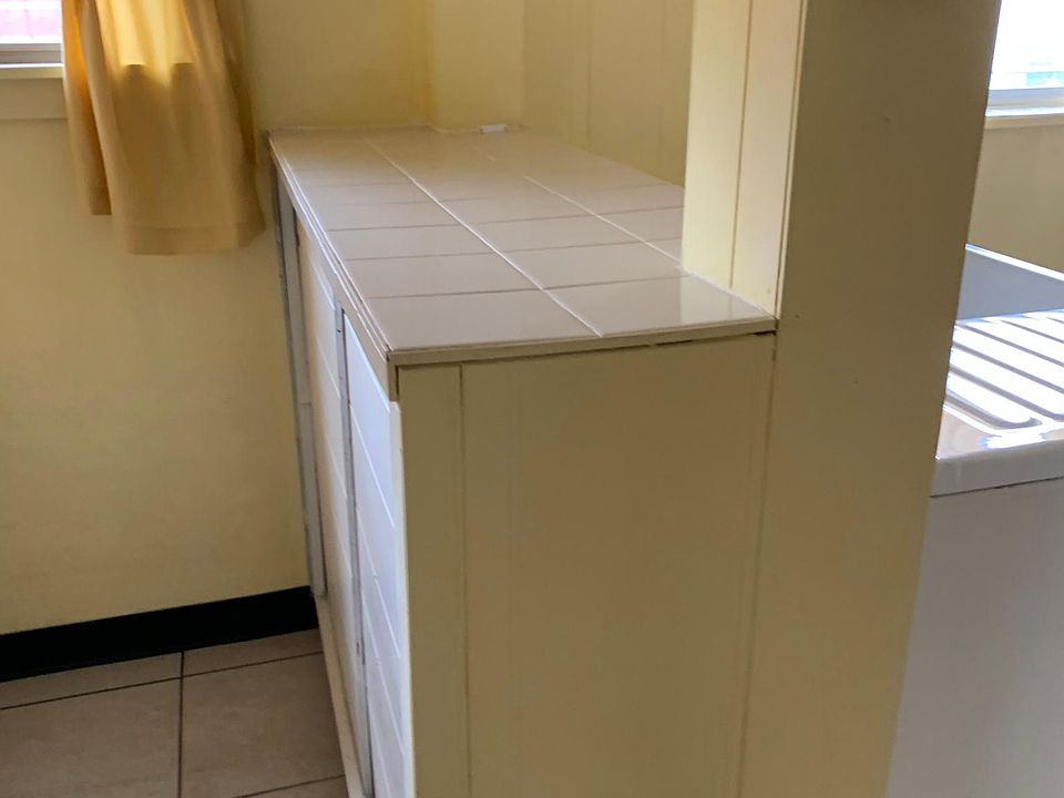 1st image of 206 W Washington St