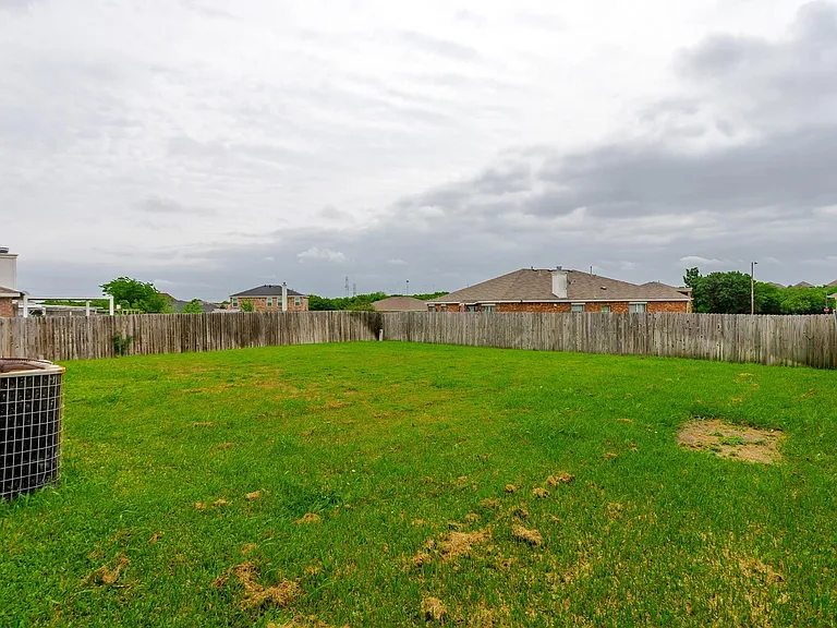 1308 Dundee Dr — Photo 27