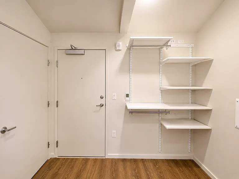 Plaza Apartments — Photo 146