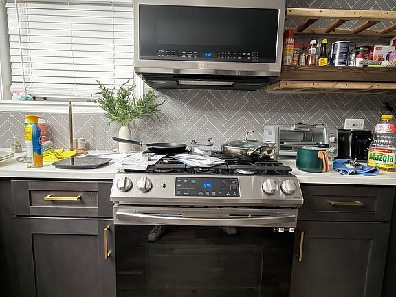 2nd image of 6022 S Komensky Ave