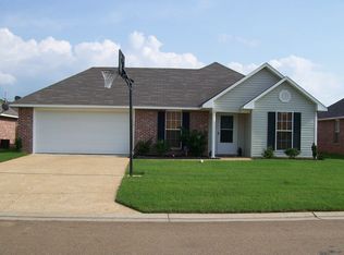 1071 Bullrun Dr, Byram, MS 39272