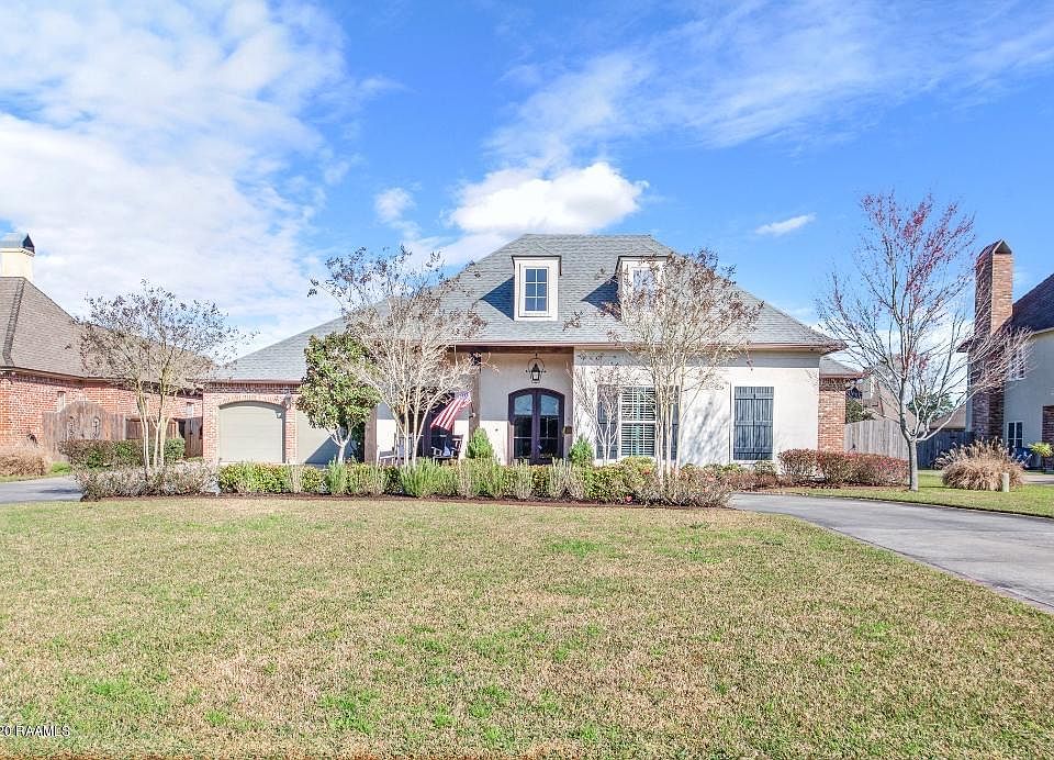 1st image of 102 Avenleigh Dr