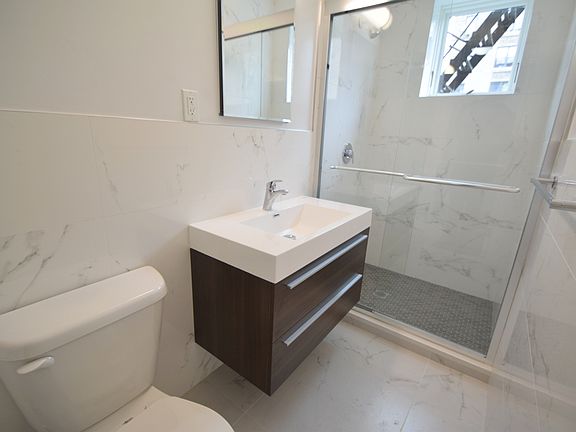 4th image of 939 Woodycrest Ave #157