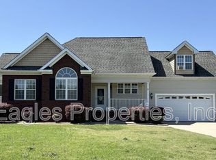 121 Willowbrook Dr, Pikeville, NC 27863