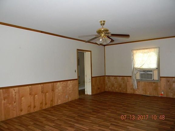 4th image of 924 N Temple St