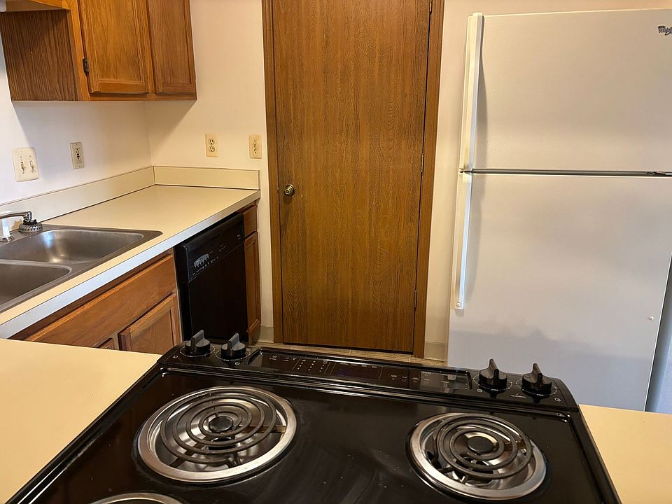 Another view of kitchen