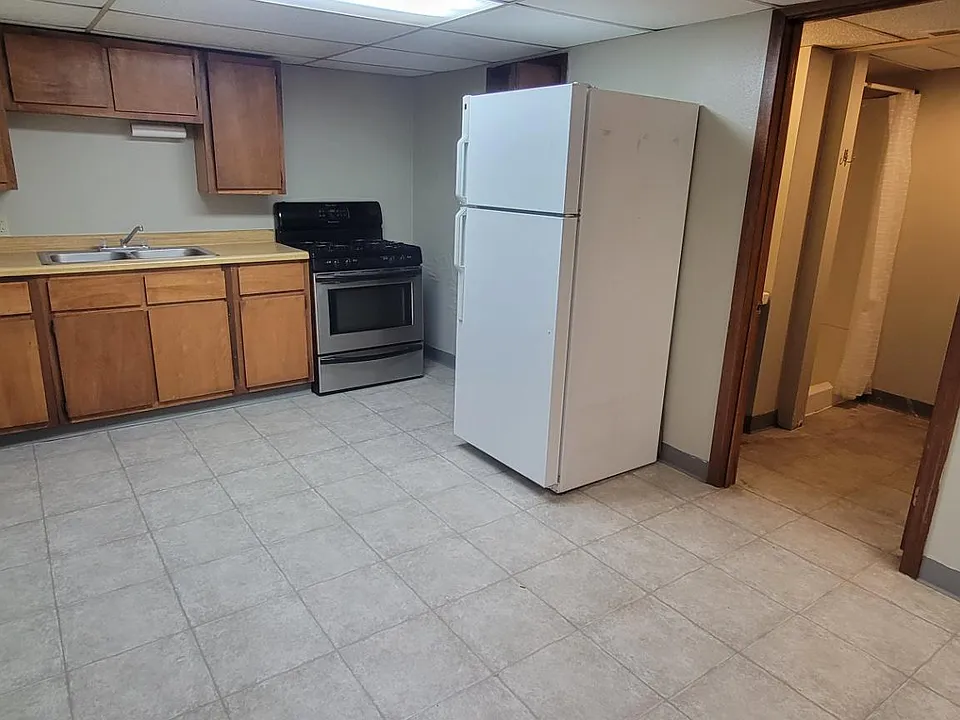 20 N Willow St #1