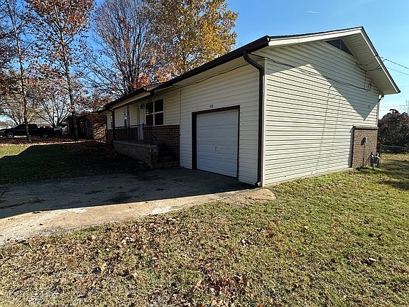 3rd image of 113 W Oak Hill Cir