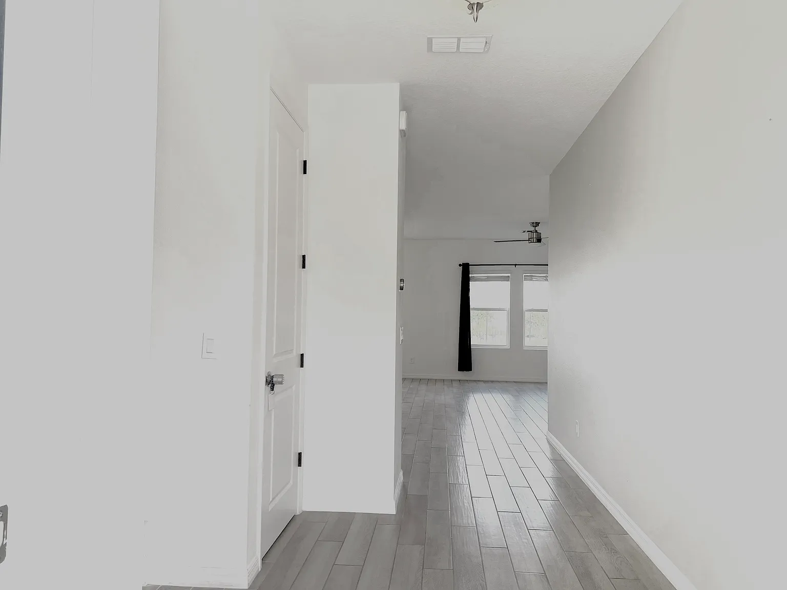 2134 Derwent Dr — Photo 2