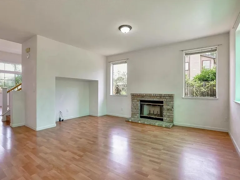 3815 Twin Falls Ct — Photo 3
