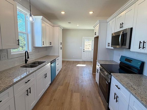 5th image of 106 Bennett St Street