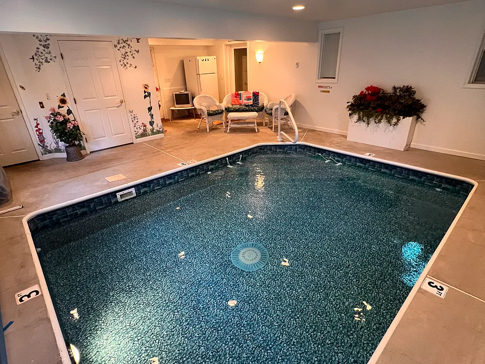 12 Rolling Brook Dr