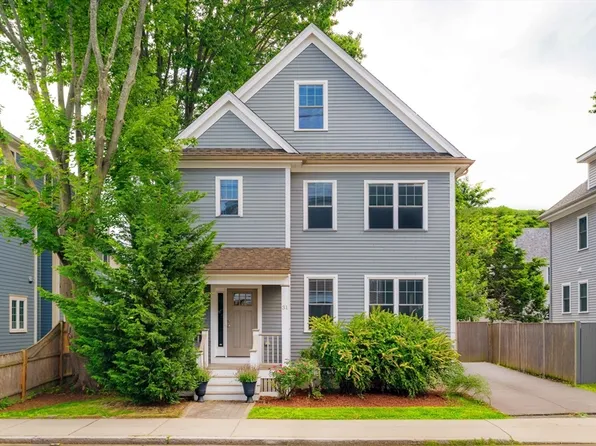 31 Neponset Ave, Roslindale, MA 02131