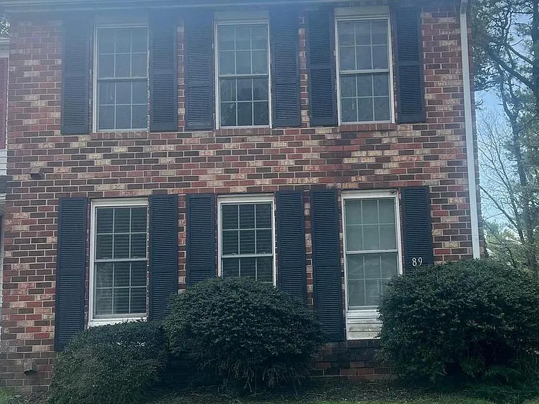 89 Dorchester Cir — Photo 1