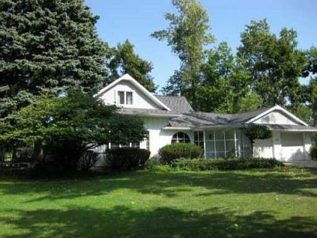 1st image of 157 N Maple Dr