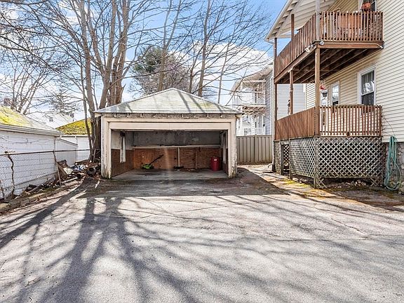 5th image of 36 Fairbanks Rd