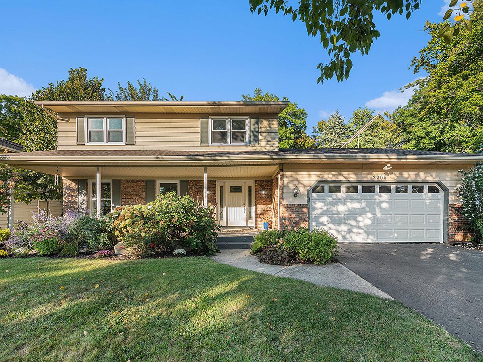 1st image of 2205 Highlander Dr SE