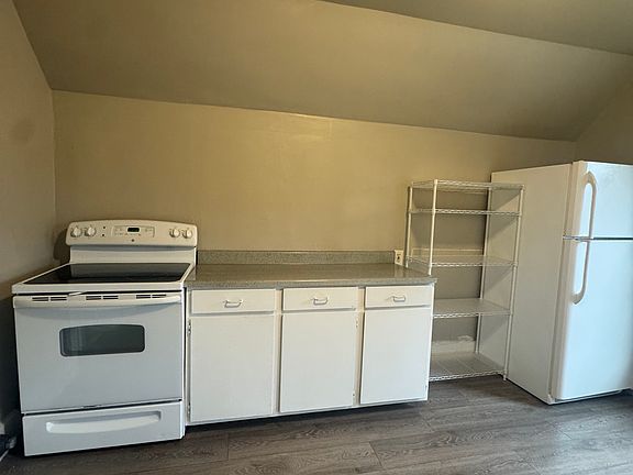 3rd image of 200 Maria St #2