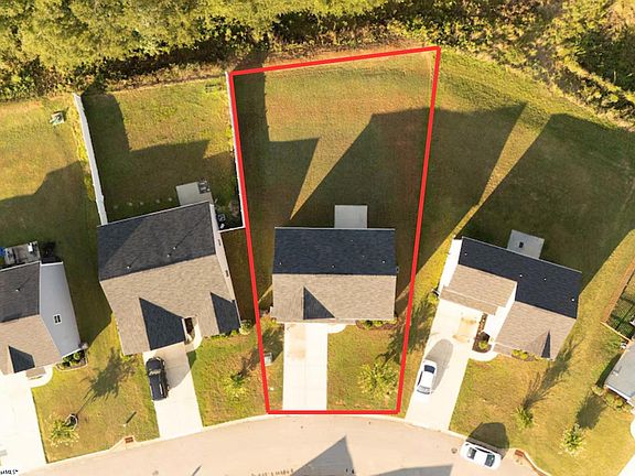 2nd image of 156 Queens Mill Ct