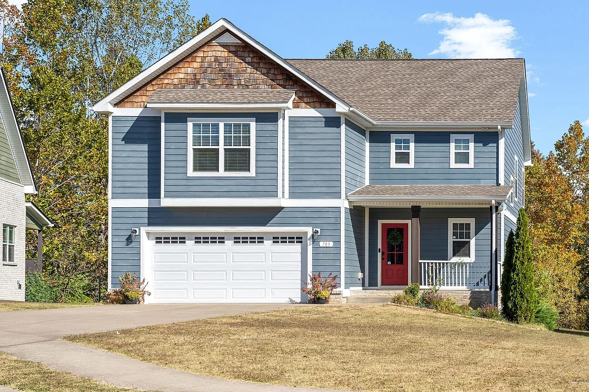 Building Photo - 709 Valencia Dr