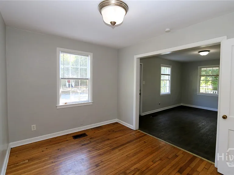 2309 Lorraine Dr — Photo 10