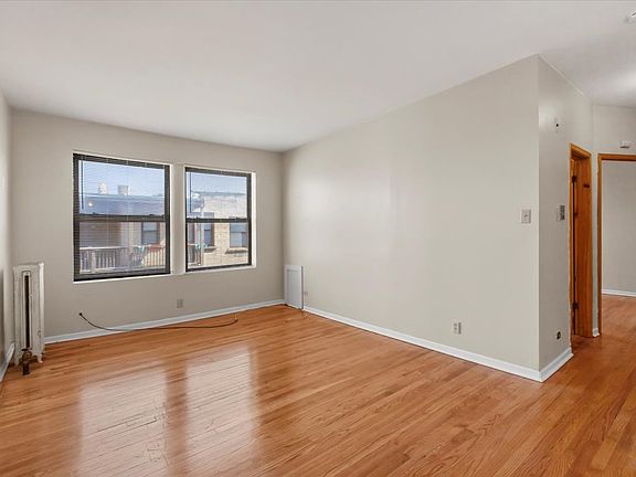 2nd image of 1934 E 74th St APT 304