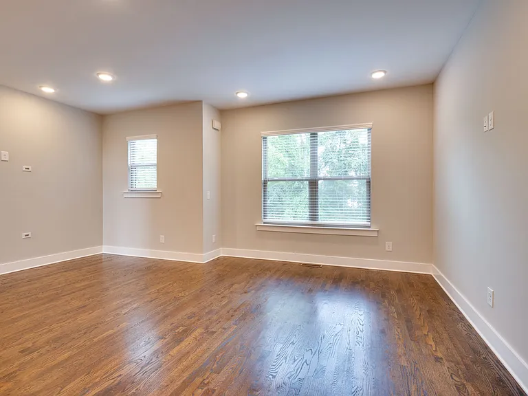 231 Thompson Park Dr — Photo 13
