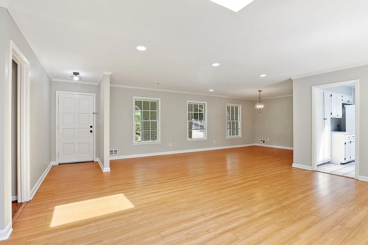 Building Photo - 3304 Northbrook Dr