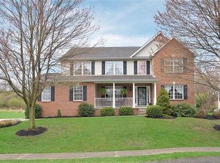 1060 S Lake Dr, Gibsonia, PA 15044