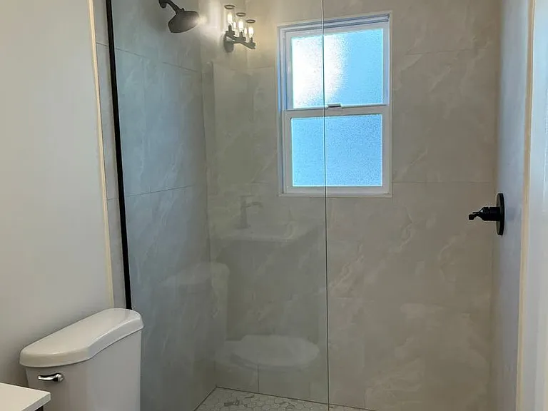 4131 W Toluca Lake Ave — Photo 17