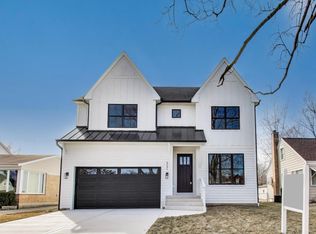 952 S Fairfield Ave, Elmhurst, IL 60126
