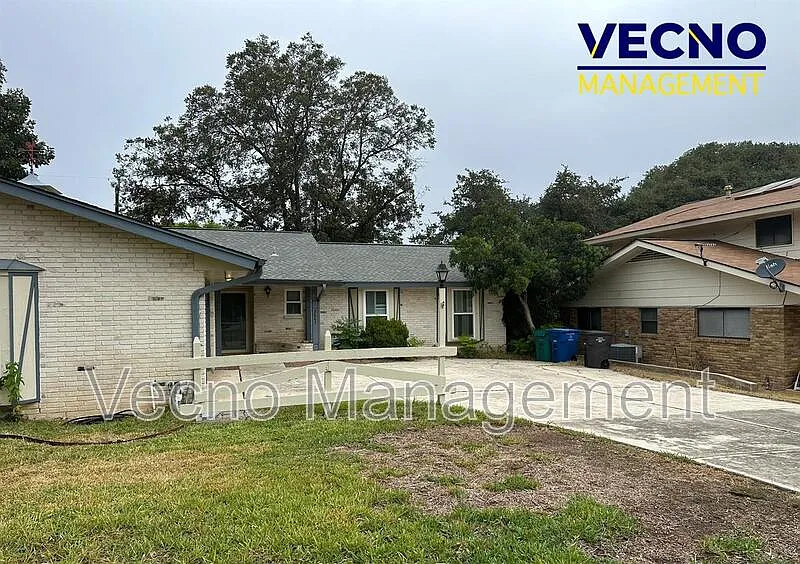 Building Photo - 3643 Richwood Dr #1