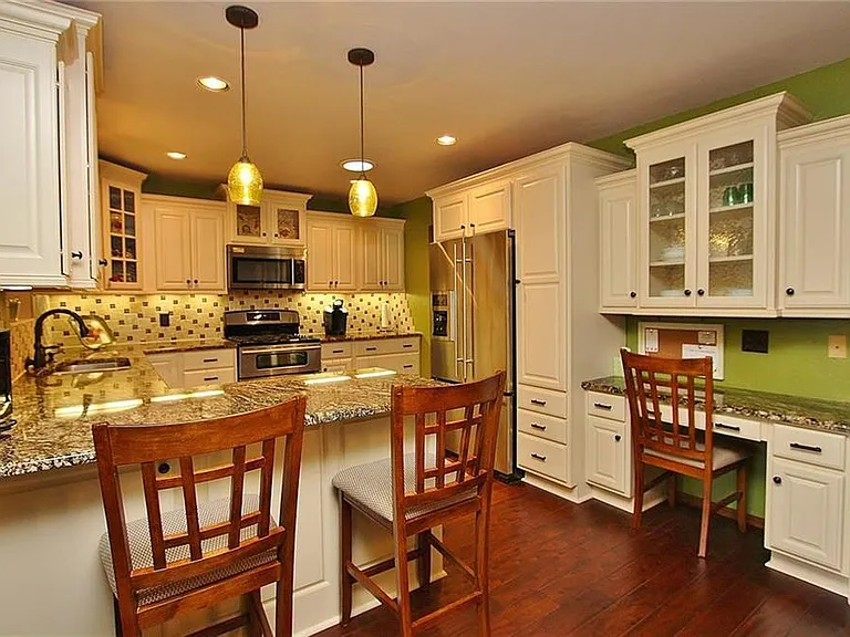 10301 Long Meadow Rd — Photo 4
