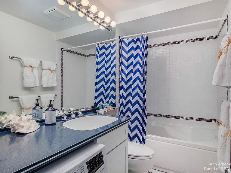 16 Harvard Pl — Photo 17