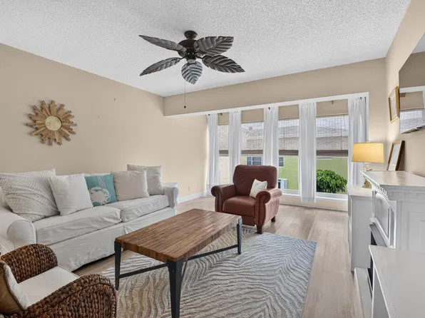 1120 Boxwood Drive, Delray Beach, FL 33445