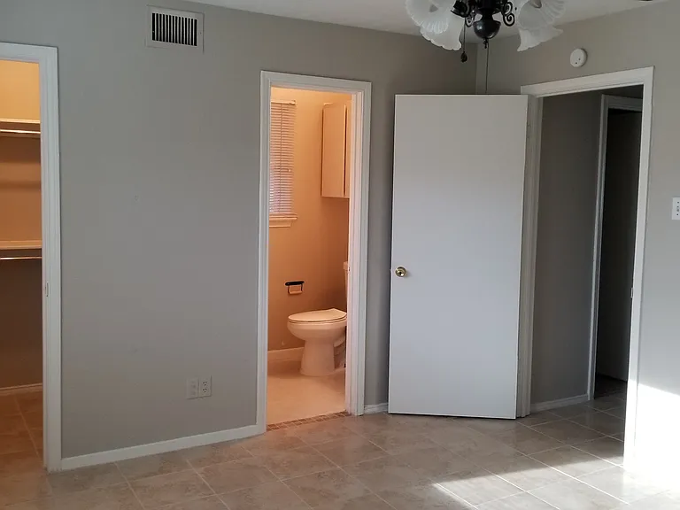 2716 N Ave — Photo 5