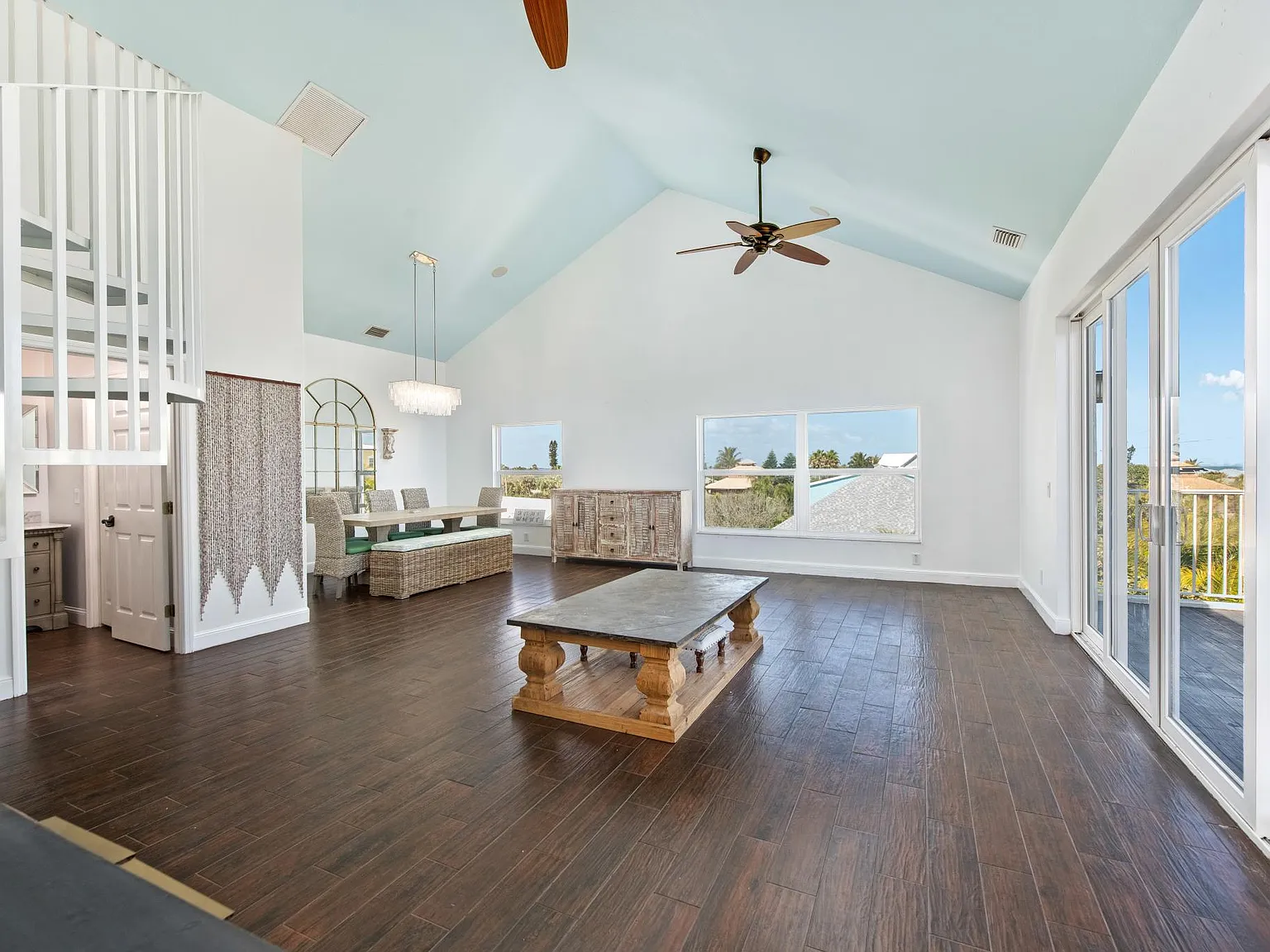 3 bed, 2500 sqft, $3,950 — Photo 1