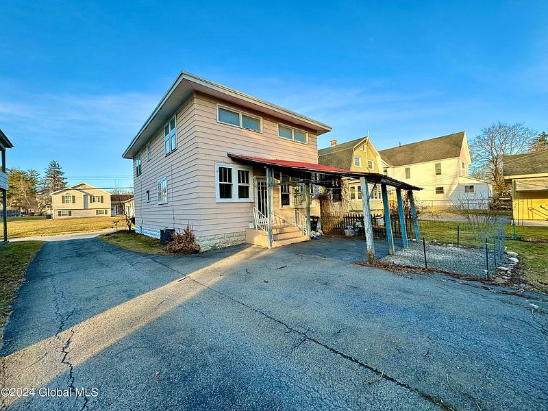 3rd image of 10 Lindsay Street
